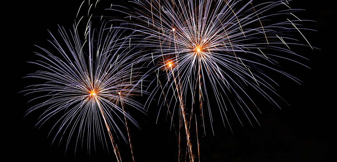 fireworks-at-night